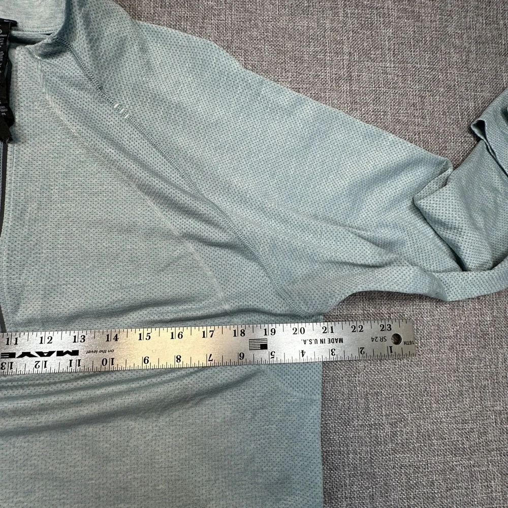 Lululemon Metal Vent Tech 1/2 Zip 2.0 Pullover Men Large Light‎ Blue Running
